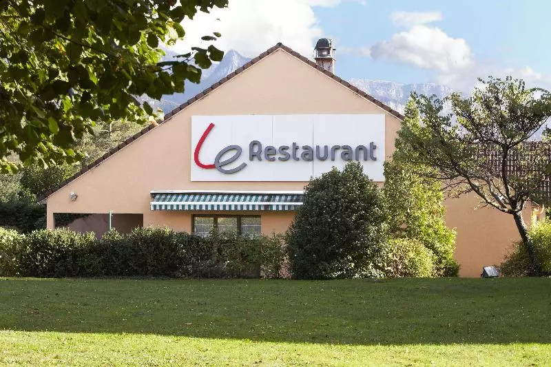 Отель Campanile Grenoble Nord   Moirans Voreppe