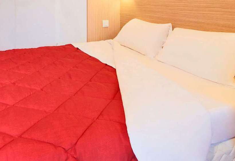 هتل Premiere Classe Villepinte Centre   Parc Des Expositions