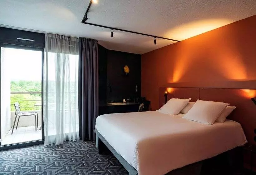 Отель Tribe Carcassonne