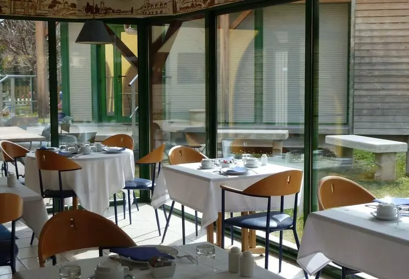 Отель Best Western Gemenos En Provence