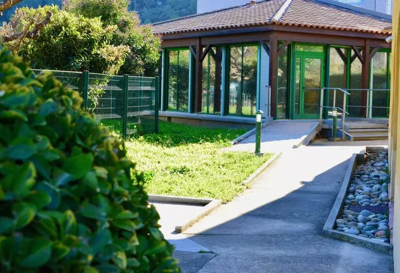 Отель Best Western Gemenos En Provence