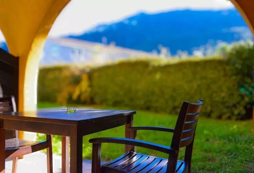 Отель Best Western Gemenos En Provence