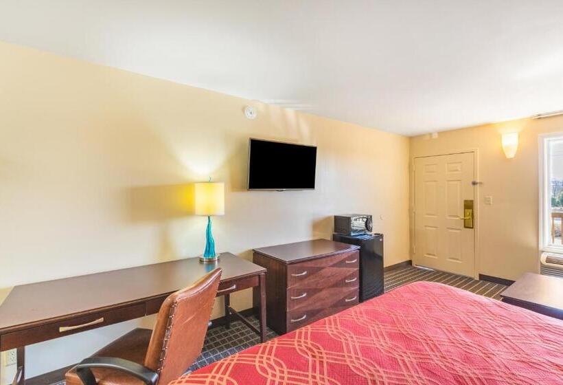 בית מלון כפרי Econo Lodge