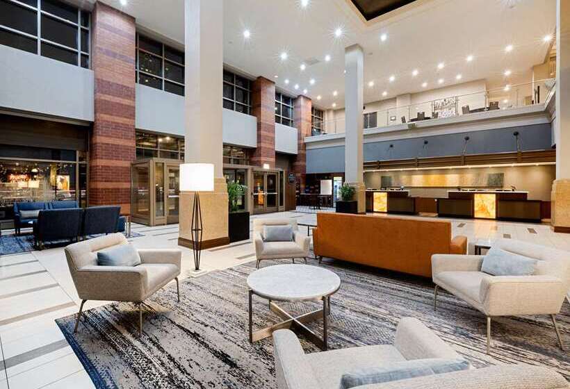 فندق Embassy Suites By Hilton Chicago Downtown River North