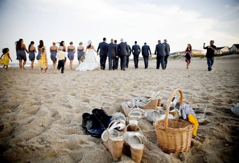 ホテル The First Colony Inn