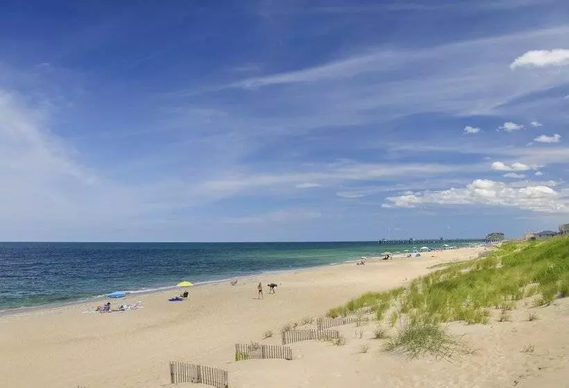 هتل The First Colony Inn