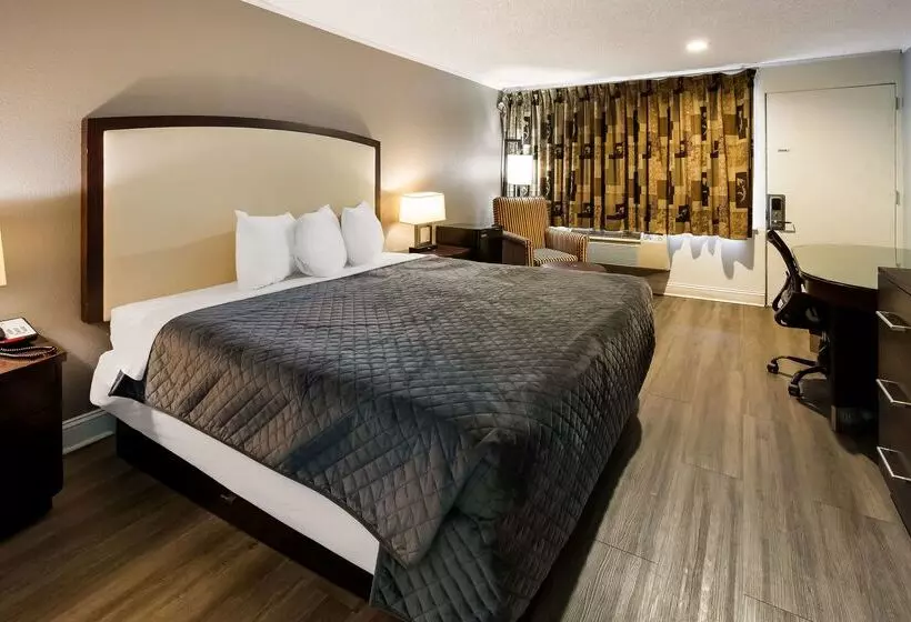 هتل Knights Inn Fayetteville   Fort Bragg