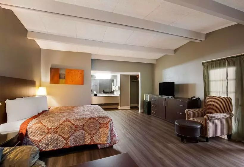 هتل Knights Inn Fayetteville   Fort Bragg