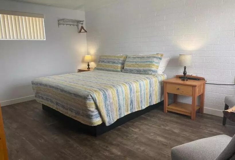 酒店 Lamplighter Lodge