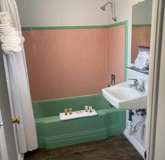 酒店 Lamplighter Lodge