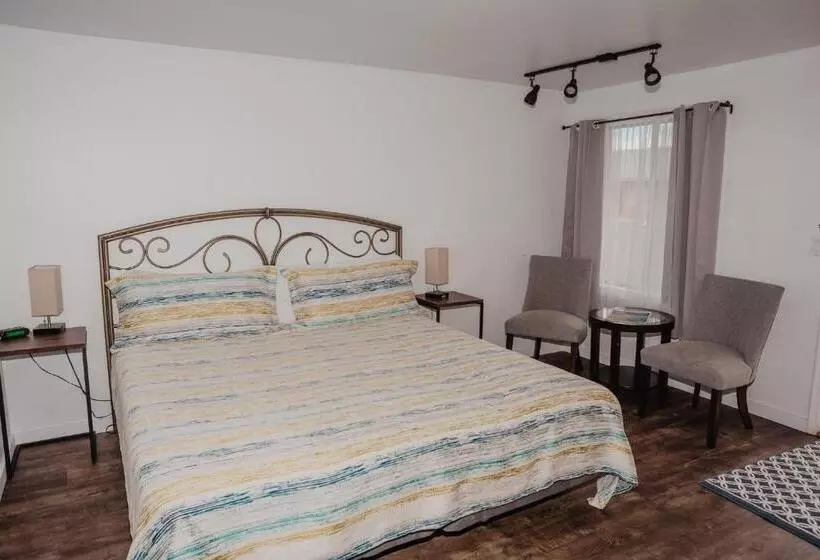 酒店 Lamplighter Lodge