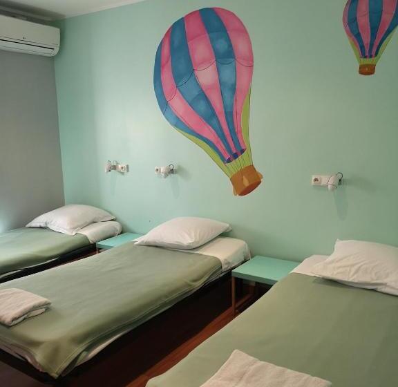 هتل Meyerbeer Beach