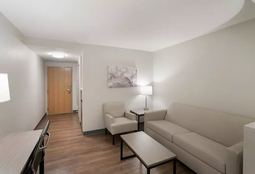 בית מלון כפרי Red Roof Inn & Suites Carrollton, Gawest Georgia