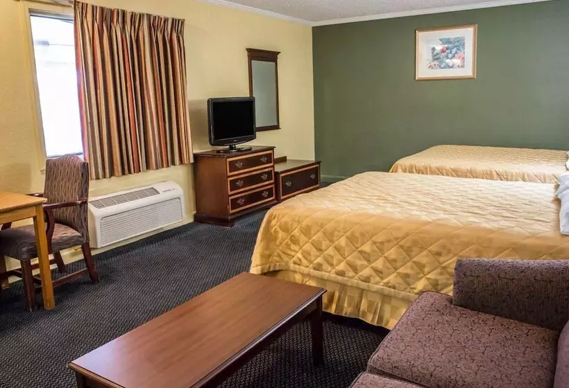 ホテル Rodeway Inn & Suites Plymouth Hwy 64