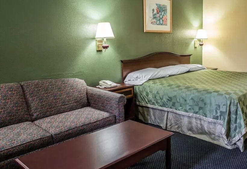 ホテル Rodeway Inn & Suites Plymouth Hwy 64