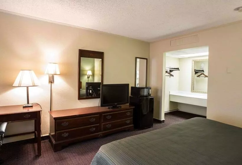 هتل Rodeway Inn Harbison Area