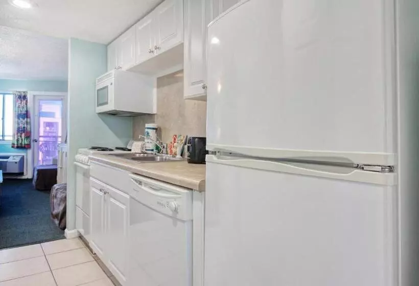 Blue Water Resort 1103