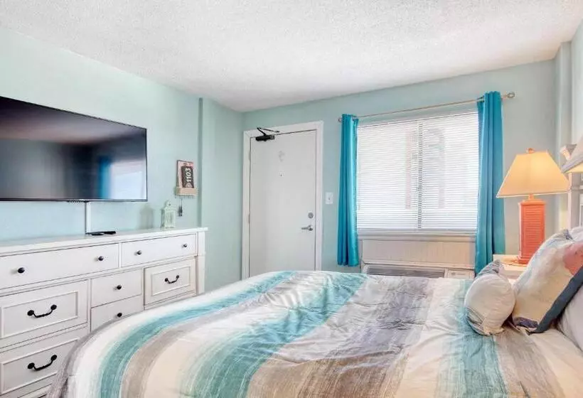 Blue Water Resort 1103