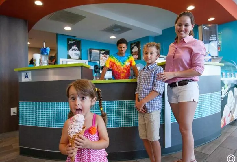 Crown Reef Beach Resort And Waterpark