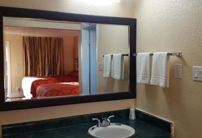 Отель American Regency Inn