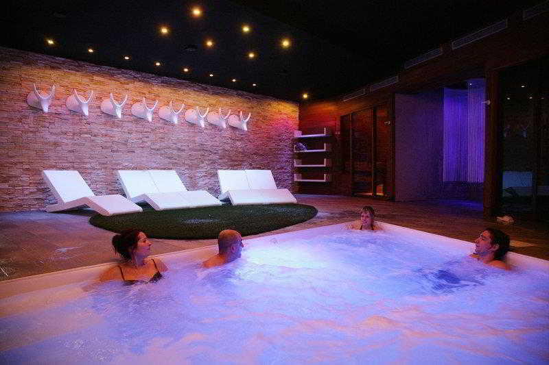 فندق Domaine De La Forêt D Orient, Logis Hôtel, Restaurant, Spa Et Golf