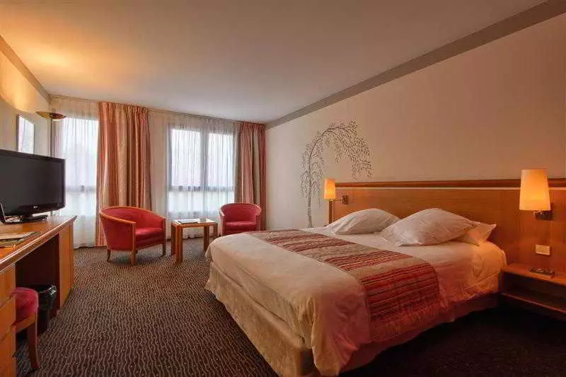 酒店 Domaine De La Forêt D Orient, Logis Hôtel, Restaurant, Spa Et Golf