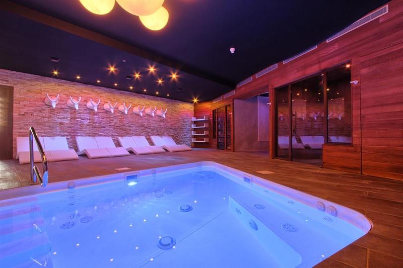 فندق Domaine De La Forêt D Orient, Logis Hôtel, Restaurant, Spa Et Golf