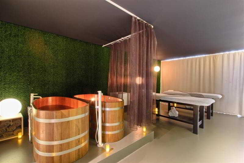 فندق Domaine De La Forêt D Orient, Logis Hôtel, Restaurant, Spa Et Golf