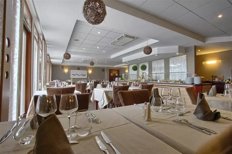 酒店 Domaine De La Forêt D Orient, Logis Hôtel, Restaurant, Spa Et Golf