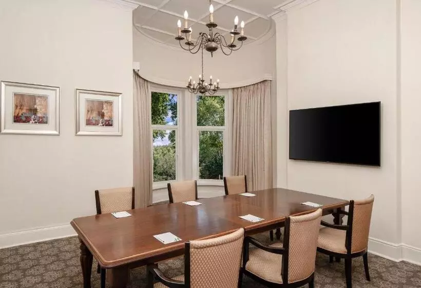 Отель Holiday Inn Johannesburg Sunnyside Park, An Ihg