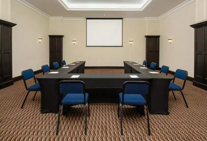 Отель Holiday Inn Johannesburg Sunnyside Park, An Ihg