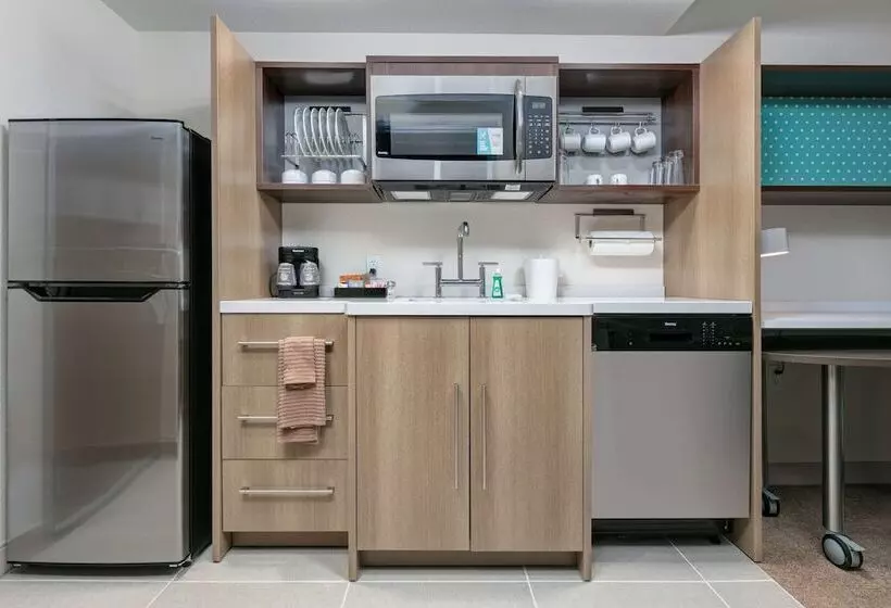 ホテル Home2 Suites By Hilton Tulsa Airport