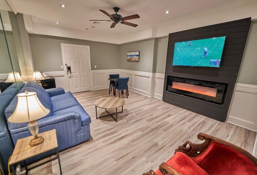 هتل Hyannis Plaza