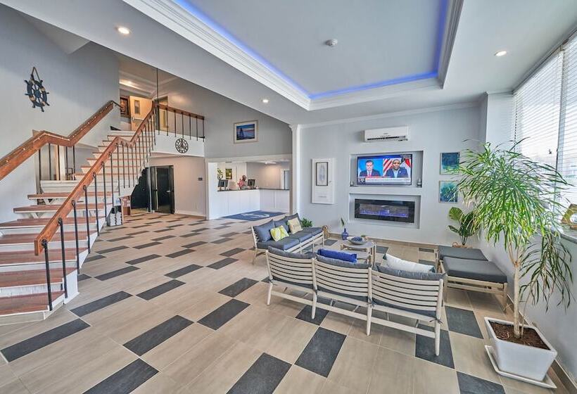 هتل Hyannis Plaza