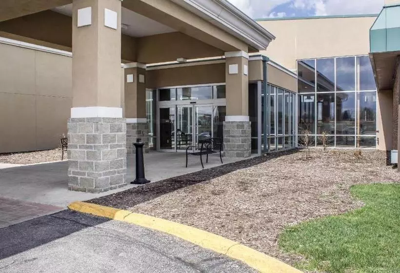 هتل Lifestyle Inn Cedar Falls