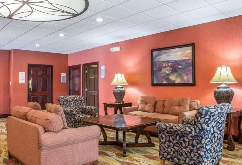 هتل Lifestyle Inn Cedar Falls