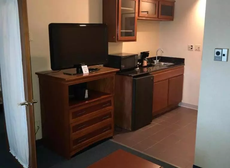 هتل Lifestyle Inn Cedar Falls