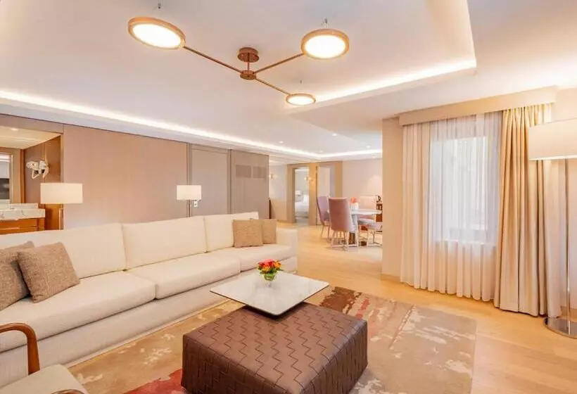 Mövenpick Hotel Istanbul Bosphorus