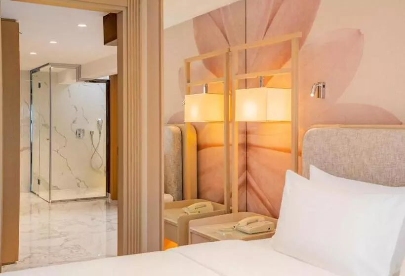 Mövenpick Hotel Istanbul Bosphorus