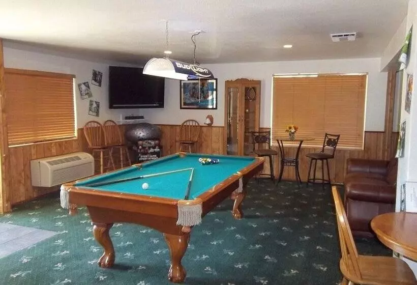 酒店 O'cairns Inn And Suites