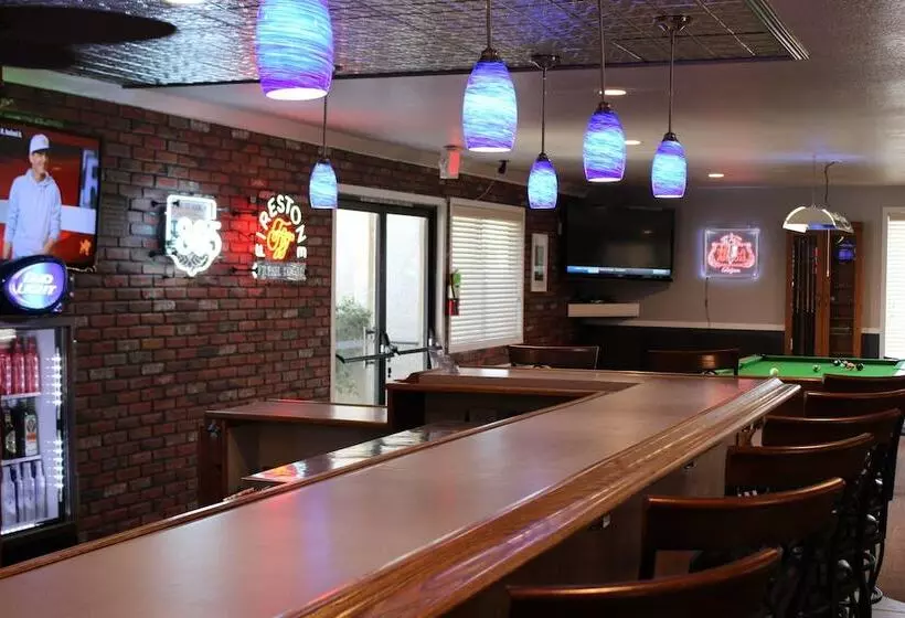 酒店 O'cairns Inn And Suites