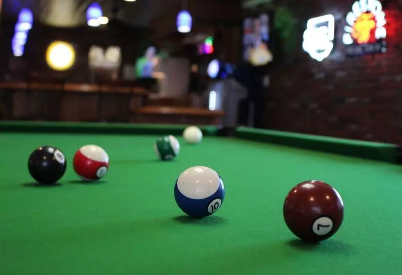 酒店 O'cairns Inn And Suites