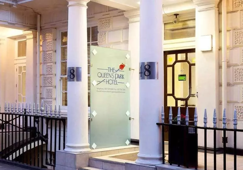 ホテル Queens Park