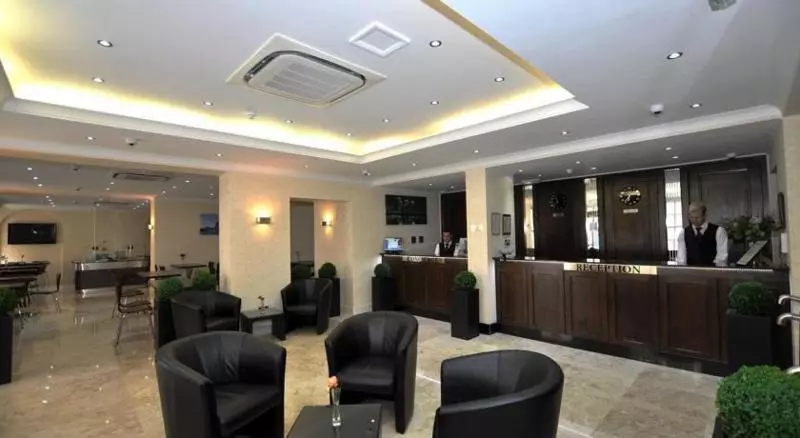 ホテル Queens Park