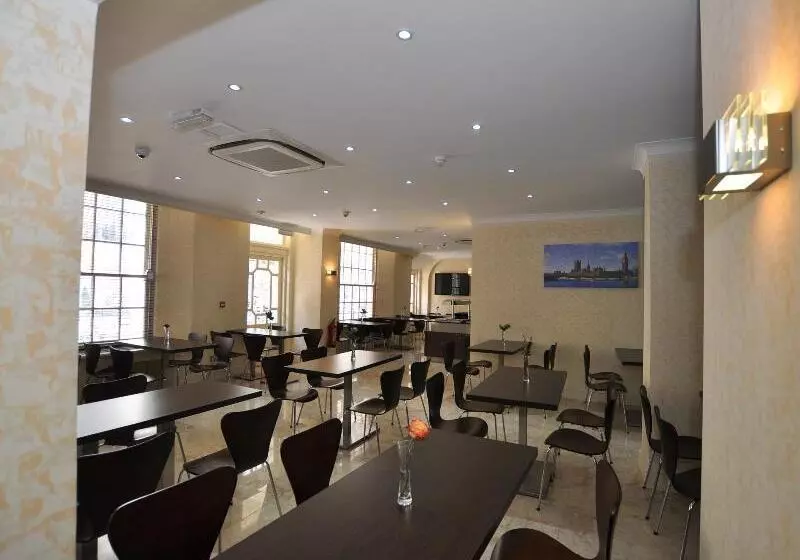 ホテル Queens Park