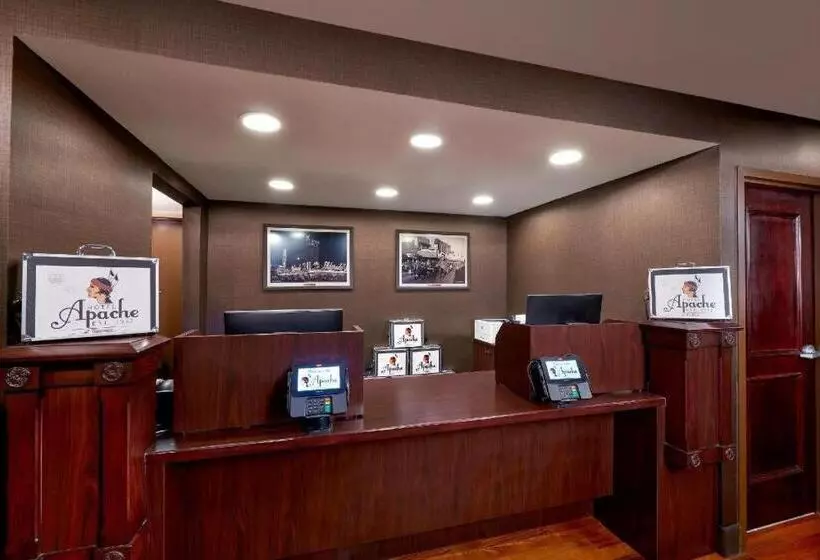 モーテル Apache