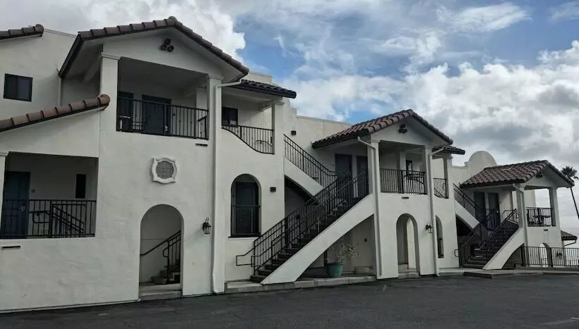 מוטל Casablanca Inn On The Beach