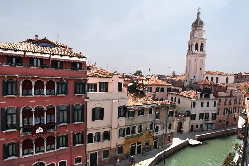 Palazzo Schiavoni Residenza D Epoca & Suite Apartments