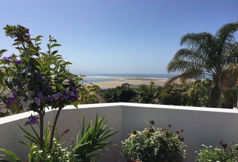 בית מלון כפרי Room With A View