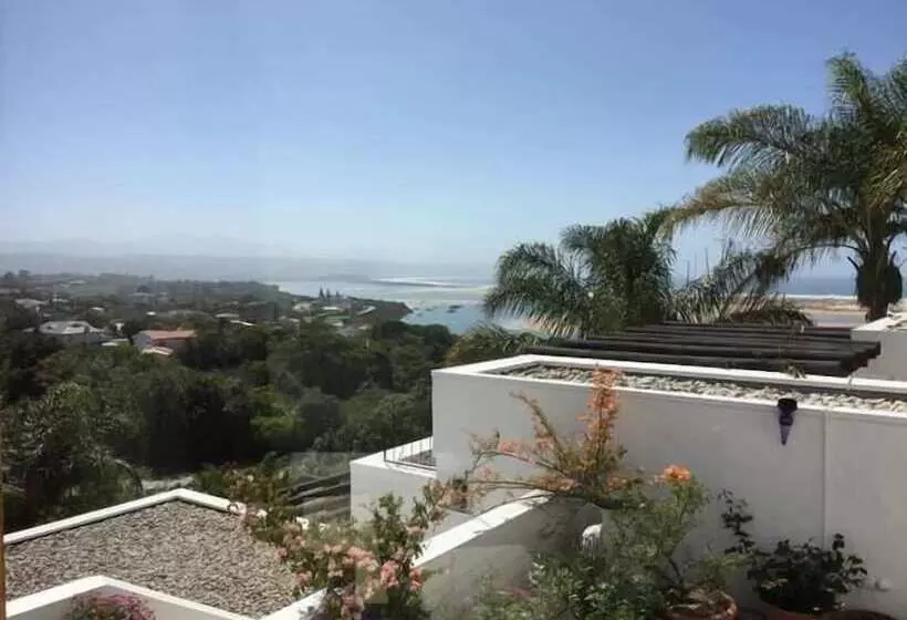 בית מלון כפרי Room With A View